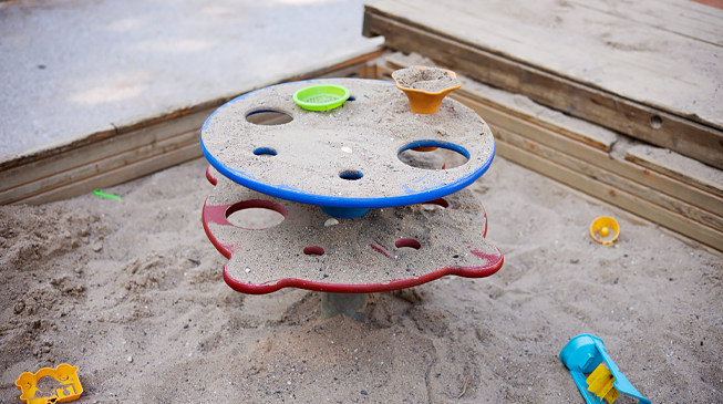 Детские площадки и опасность паразитарных заболеваний